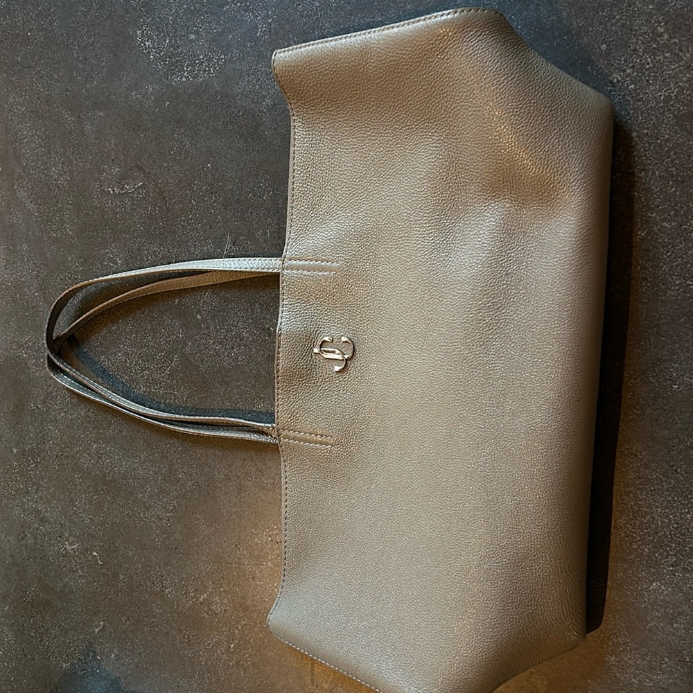Jimmy Choo Nine2Five E/W Grainy Calf tote and inner pouch in used condition.